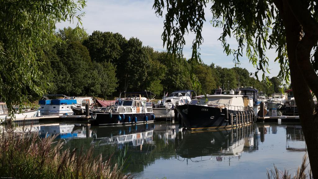 Le Port De Decize Otel Oda fotoğraf