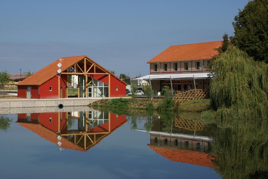 Le Port De Decize Otel Dış mekan fotoğraf